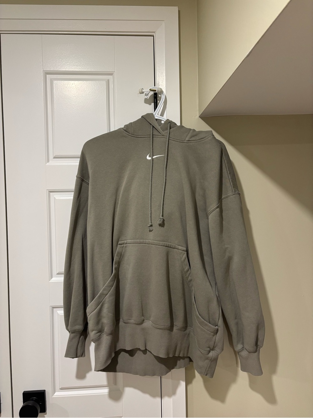 Nike Women’s Olive Tone Pullover Hoodie with Small Swoosh
